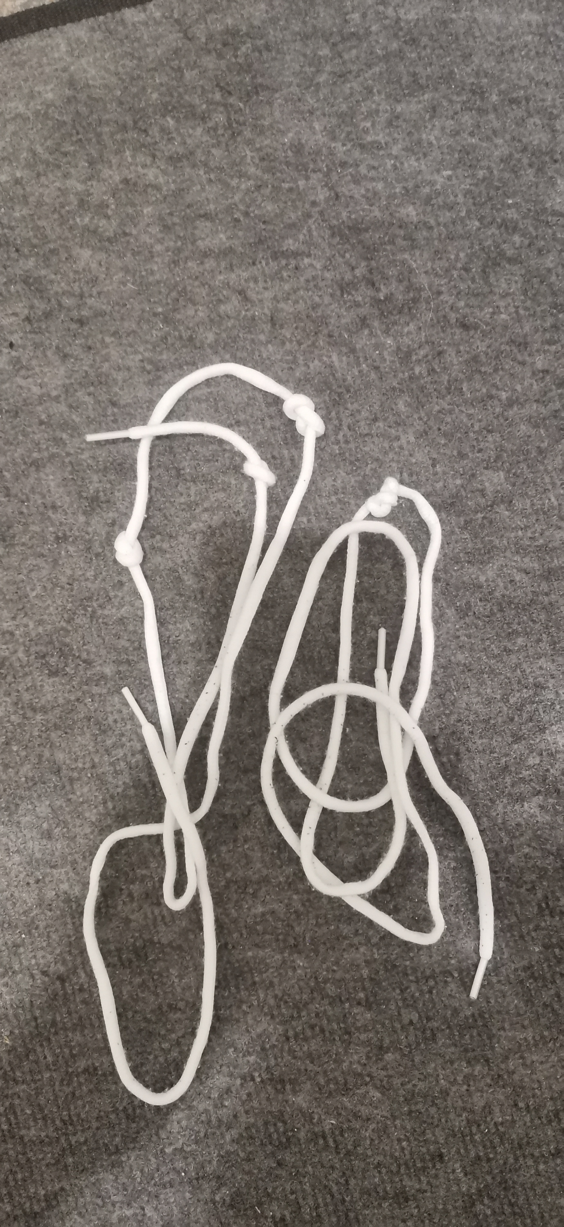 Tell me, how does she do it?! - My, Washing machine, Washing, Sneakers, Laces, Knot, Longpost