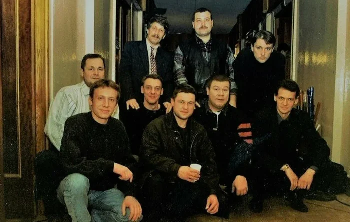 Как снимали сериал Улицы разбитых фонарей: кадры со съемок и 18 интересных фактов о сериале Улицы разбитых фонарей, Сериалы, Российское кино, Фильмы, Милиция, Дукалис, Актеры и актрисы, Алексей Нилов, Сергей Селин, Котлетки макарошки пюрешка, Яндекс Дзен (ссылка), Длиннопост Как снимали сериал Улицы разбитых фонарей: кадры со съемок и 18 интересных фактов о сериале Улицы разбитых фонарей, Сериалы, Российское кино, Фильмы, Милиция, Дукалис, Актеры и актрисы, Алексей Нилов, Сергей Селин, Котлетки макарошки пюрешка, Яндекс Дзен (ссылка), Длиннопост