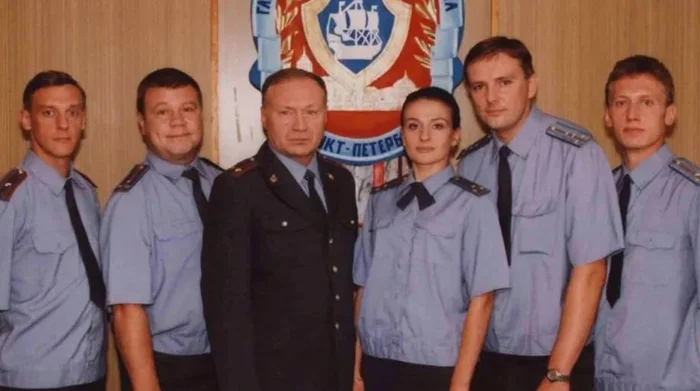 Как снимали сериал Улицы разбитых фонарей: кадры со съемок и 18 интересных фактов о сериале Улицы разбитых фонарей, Сериалы, Российское кино, Фильмы, Милиция, Дукалис, Актеры и актрисы, Алексей Нилов, Сергей Селин, Котлетки макарошки пюрешка, Яндекс Дзен (ссылка), Длиннопост Как снимали сериал Улицы разбитых фонарей: кадры со съемок и 18 интересных фактов о сериале Улицы разбитых фонарей, Сериалы, Российское кино, Фильмы, Милиция, Дукалис, Актеры и актрисы, Алексей Нилов, Сергей Селин, Котлетки макарошки пюрешка, Яндекс Дзен (ссылка), Длиннопост