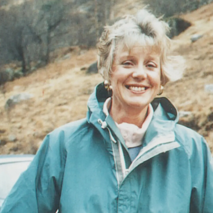 Гвэн Мэйор, погибла в безуспешной попытке защитить детей.