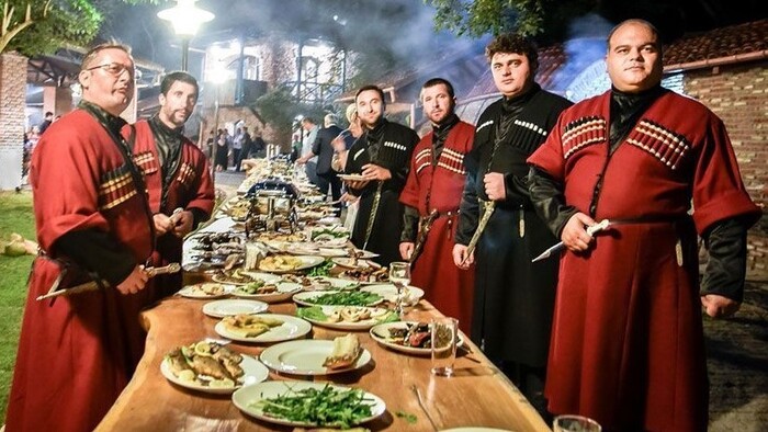 "Уважай себя! Уважай нас! Уважай Кавказ!" ©