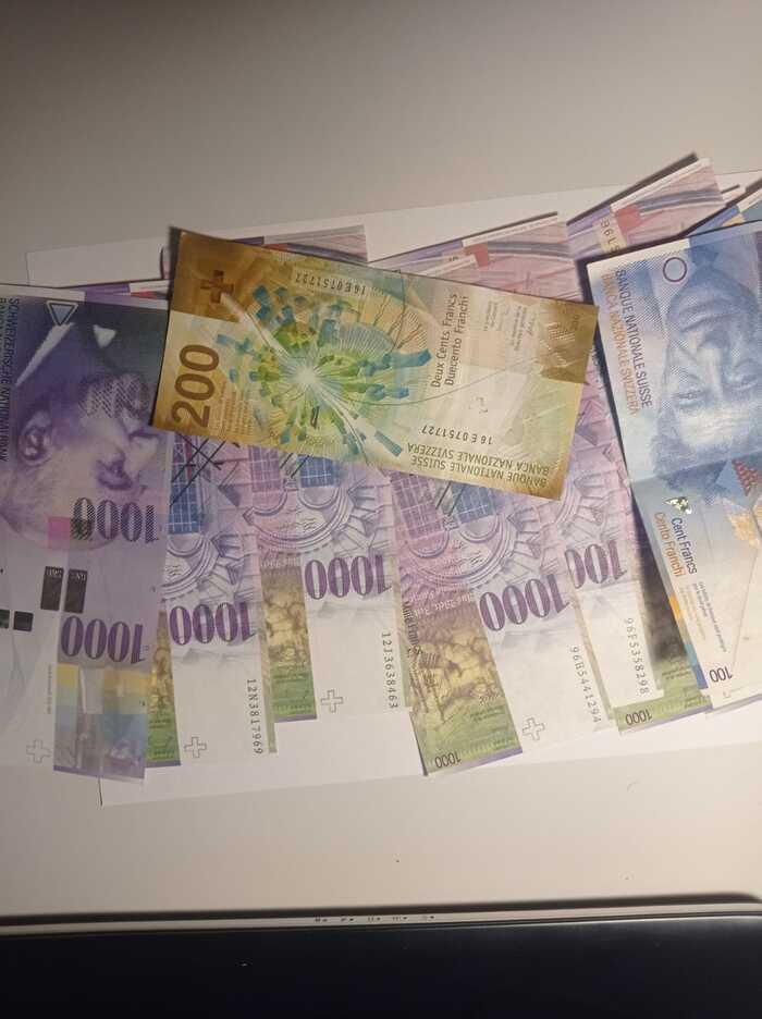 Поменять старые швейцарские франки