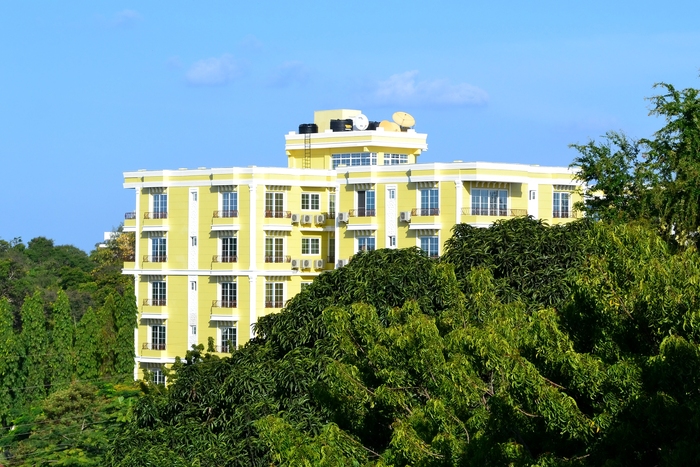 Тоже отель в неплохом районе