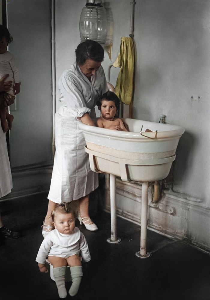 Осколки истории: Интересные и редкие ретро-фотографии Европы. 20 раскрашенных фотографий ХХ века. Часть 22 Старое фото, Историческое фото, 20 век, Европа, Нидерланды (Голландия), Франция, Румыния, Австрия, Германия, Португалия, Болгария, Италия, Колоризация, Длиннопост
