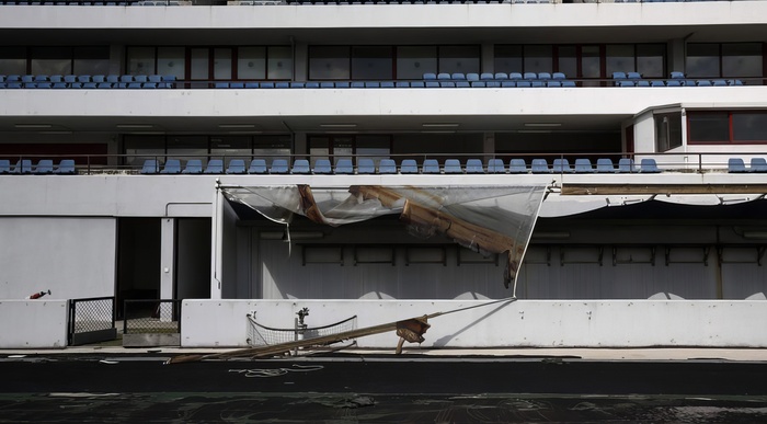 Заброшенный спортивный объект в Афинах