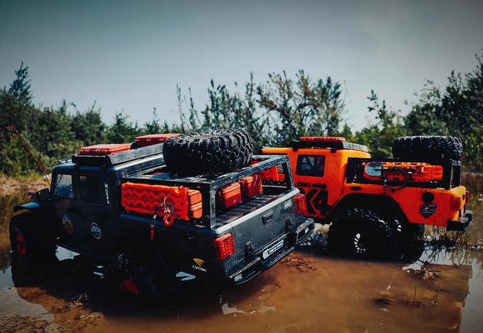 Stunning Jeeps on the remote Gladiator's Crossrc EMO X4 RC Auto , ,  , , , , 