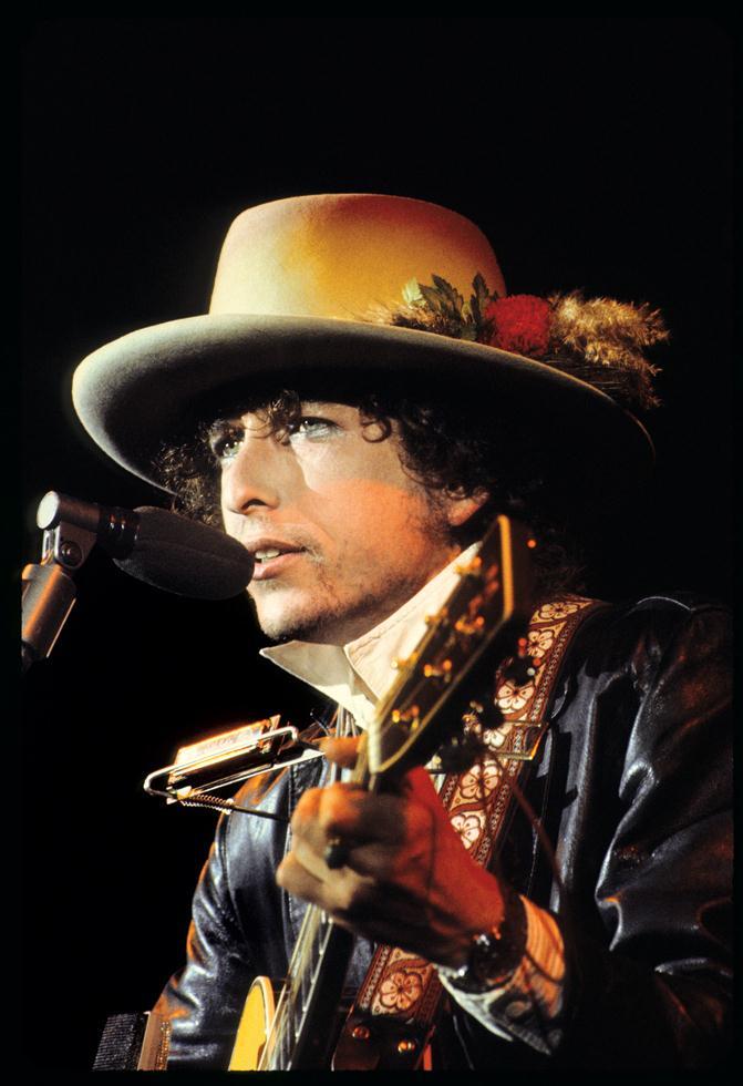  .    Rolling Thunder Revue Tour,  1975.