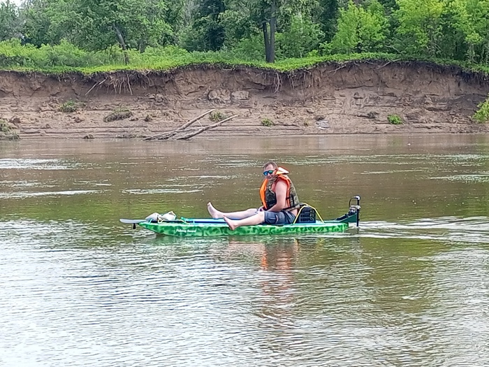 Эт я на сапе против течения, на борту примерно 120 кг.