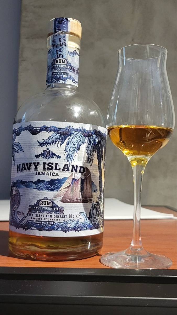  Navy Island. Jamaica Navy Strength Rum.    .    , , , , , , 