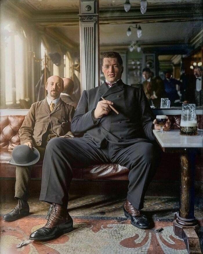 Адам Райнер