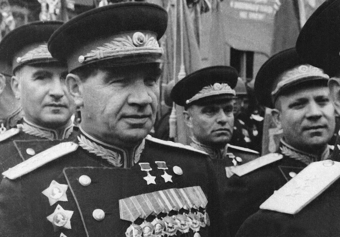 -          24  1945  , ,  , 1945,   