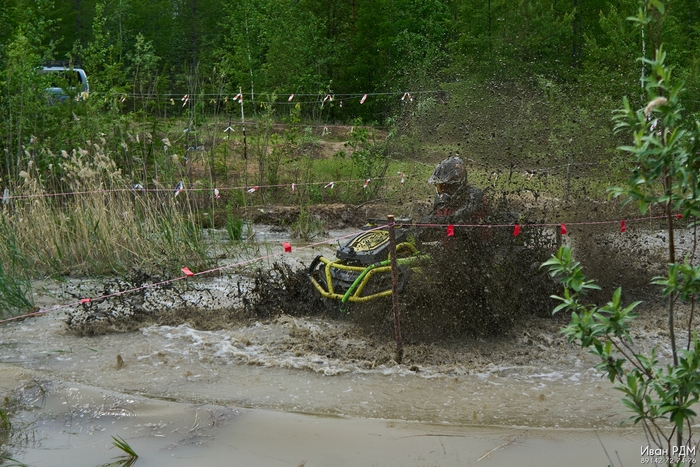 Квадроциклист тоже показал себя очень хорошо!