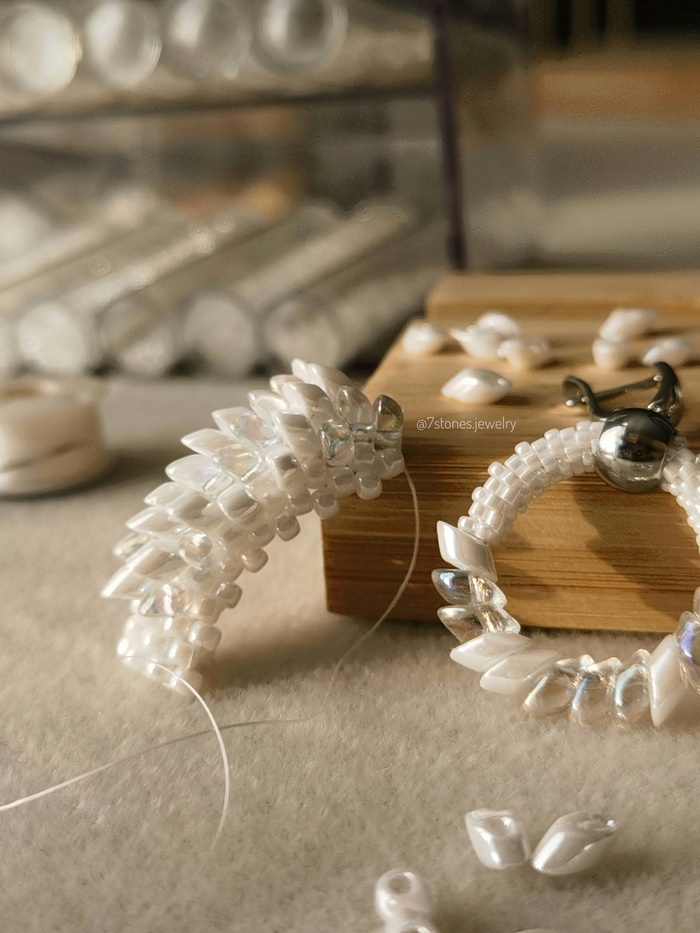 браслет ещё в процессе