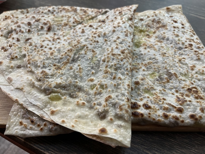 Гёзлеме с фаршем и жареным луком