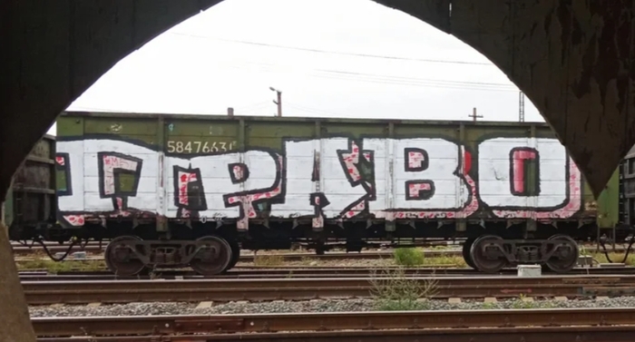    !)  , ,  ,  ,   