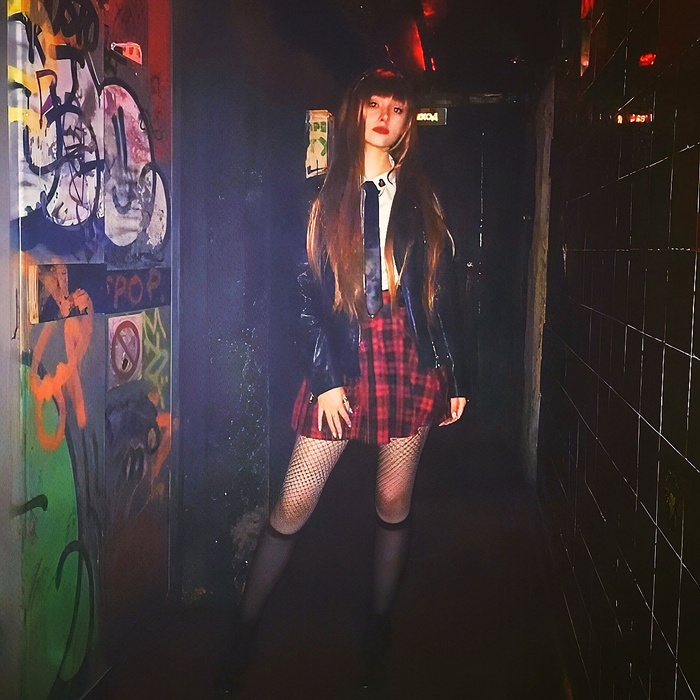 Кера - яркая и бойкая девчонка, хотя большинство ошибочно полагают, что она скромная недотрога. Она влюбчива и довольно постоянна, однако придирчива к своим партнёрам и имеет высокие стандарты.