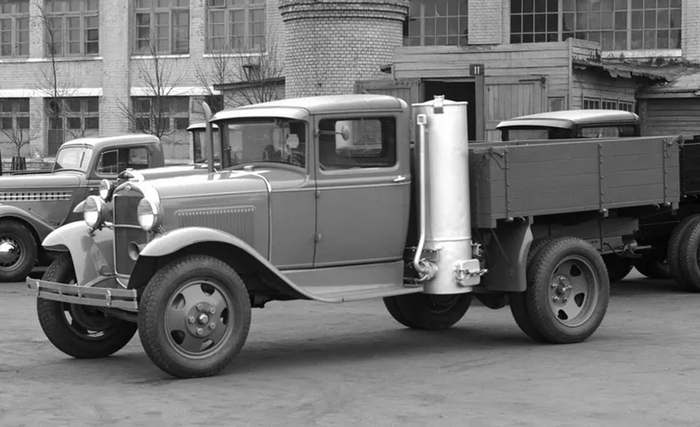 ГАЗ-42 – газогенераторный автомобиль