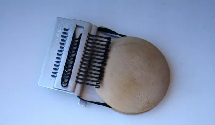 При помощи этого прибора можно было штопать носки