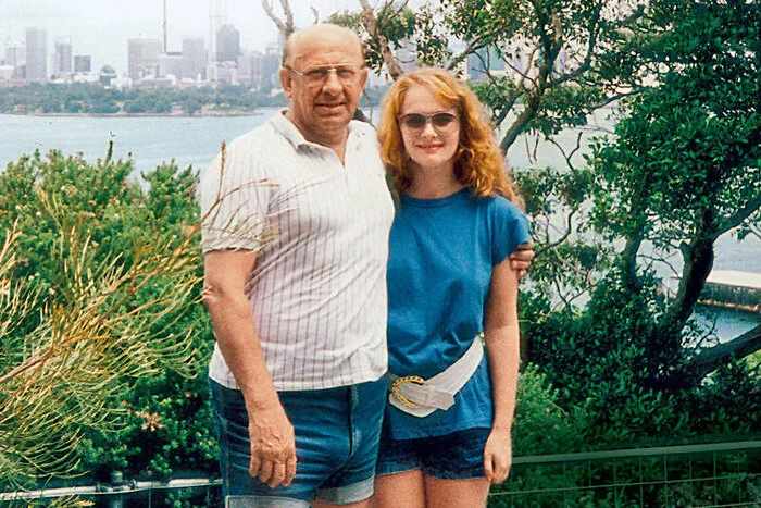 «Тогда уходи на пенсию!»: как Евстигнеев пережил удар Ефремова и обрёл свое счастье с молоденькой студенткой... Биография, Советские актеры, Фото со съемок, Знаменитости, Актеры и актрисы, Фильмы, 20 век, Семья, Любовь, Советское кино, Театр, Экранизация, Евгений Евстигнеев, Предательство, Негатив, Прощание, Telegram (ссылка), Длиннопост, Фотография, Фильмы 80-х