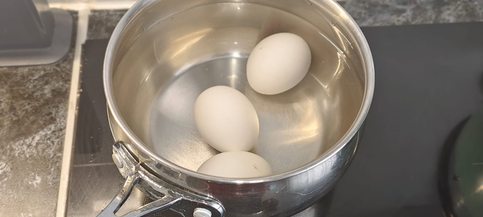 Ставлю отвариваться яйца