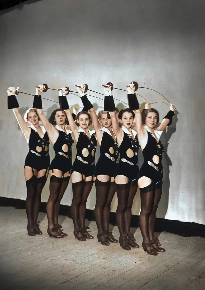 Осколки истории: Интересные и редкие ретро-фотографии Европы. 20 раскрашенных фотографий ХХ века. Часть 23 Португалия, Чехия, Франция, Германия, Нидерланды (Голландия), Швеция, Европа, Фотография, 20 век, Колоризация, Длиннопост