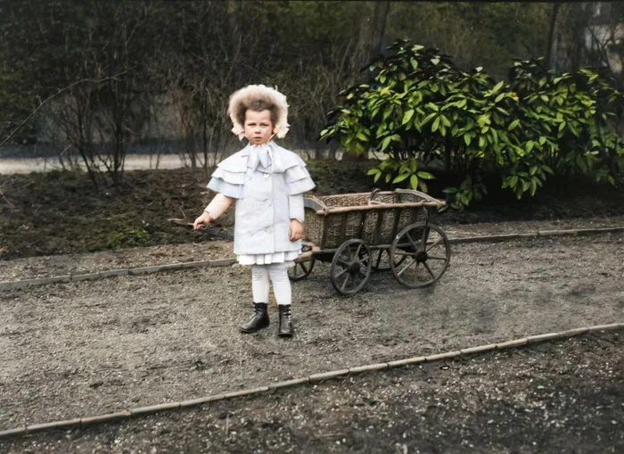 Осколки истории: Интересные и редкие ретро-фотографии Европы. 20 раскрашенных фотографий ХХ века. Часть 23 Португалия, Чехия, Франция, Германия, Нидерланды (Голландия), Швеция, Европа, Фотография, 20 век, Колоризация, Длиннопост