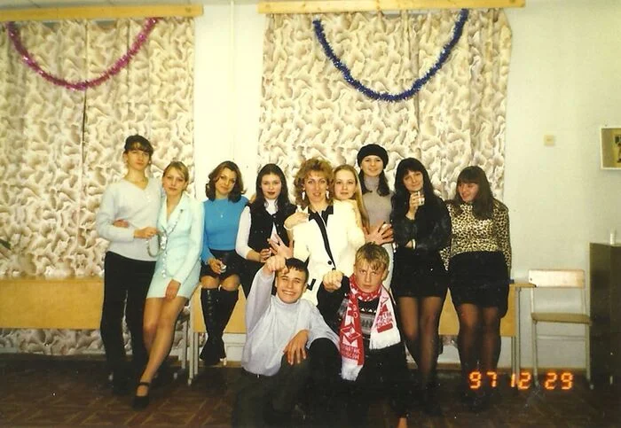 Интересные фотографии 90 -х (часть 116) 90-е, Детство 90-х, Фотография, Ностальгия, Эпоха, Знаменитости, Борис Ельцин, Дмитрий Нагиев, Майкл Джексон, Егор Летов, Певица Валерия, Монстры рока, Довгань, Вырезки из газет и журналов, Александр Невский (актер), Длиннопост