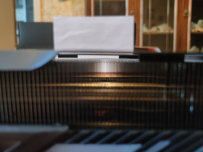 Прокладки даже не прилегают к радиатору, мда.