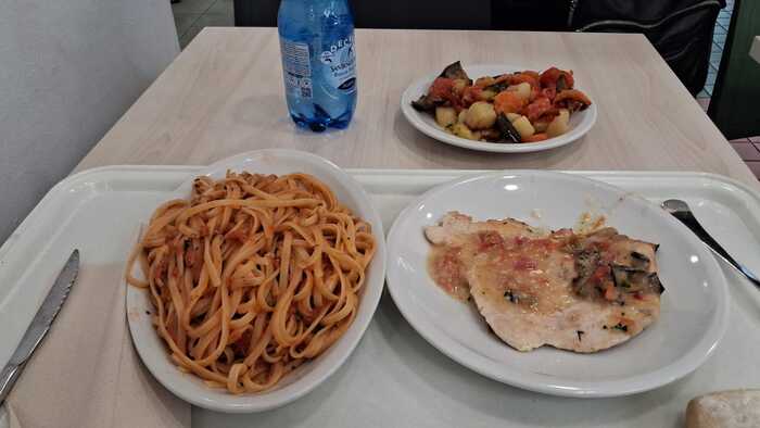 Столовка в Италии на 1500 рублей