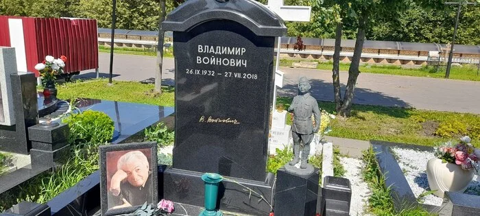 Прогулка по Троекуровскому кладбищу Кладбище, Могила, Авторский рассказ, Знаменитости, Судьба, Некролог, Длиннопост