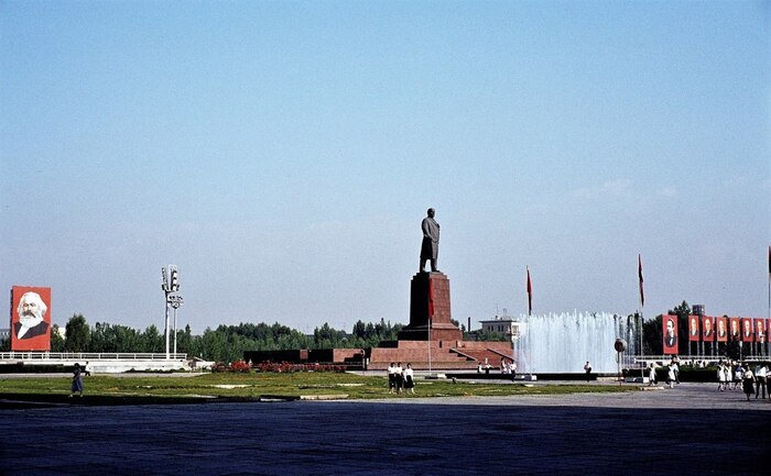 , 1984 .    , , , , , Telegram (),  ,  ,  
