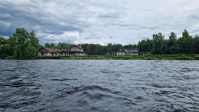 Новинка: частные дома с собственными пирсами у воды.