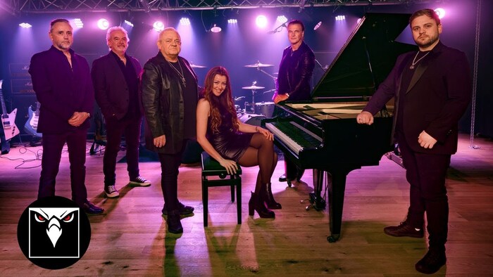 DIRKSCHNEIDER & THE OLD GANG наконец-то исполнили мечту своей девушки - не только в припевах и на концовке А-а-а-а-а!, но и слова исполнить