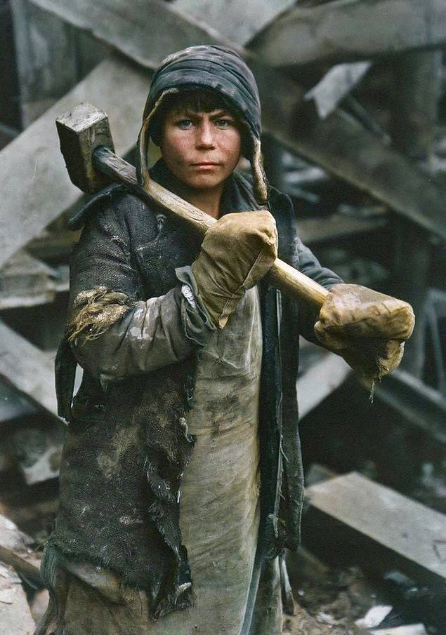 А вот теперь, всё, что она строила, принадлежит какой-то сволочи.