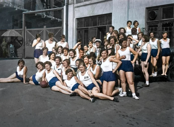 Жизнь Советской Москвы в 30-е годы. 20 раскрашенных фотографий. Часть 4 Историческое фото, 20 век, Старое фото, История города, Москва, Столица, 1930-е, Фотография, Колоризация, СССР, Длиннопост