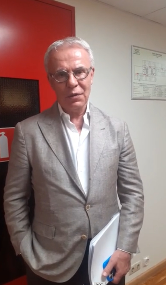 Вячеслав Фетисов: здесь сидят непонятные люди…