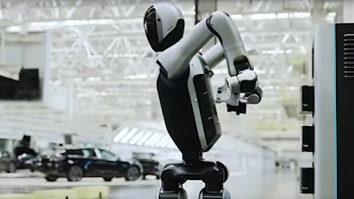 Первый в мире робот, меняющий себе севшие батареи