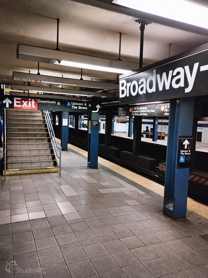 Broadway / Subway
