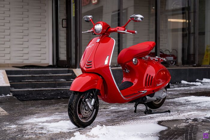 Vespa 946 Red Product:     , Vespa, , , , , 