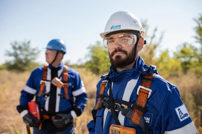 Вахтовики во время геологоразведочных работ в поле