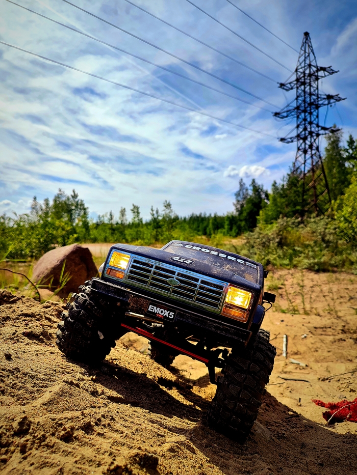 Playing with R/C toy Crossrc EMO X5 Auto  , , , , 