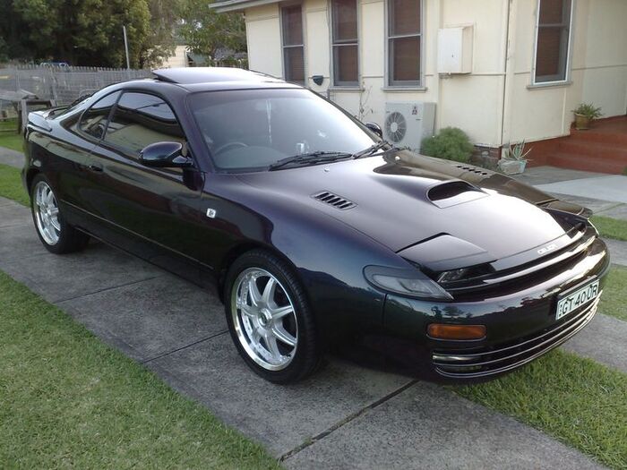 Селика с поднимающимися фарами