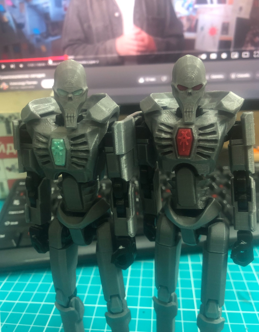 Некроны голубой и красной энергией