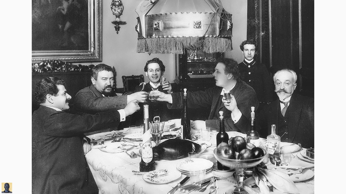 С друзьями "манычарами".