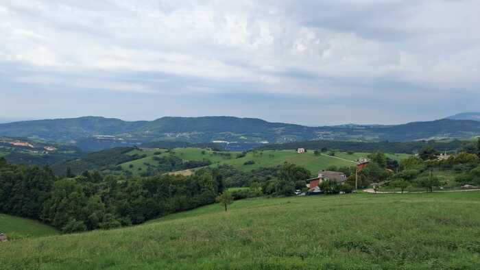 где то 900 метров