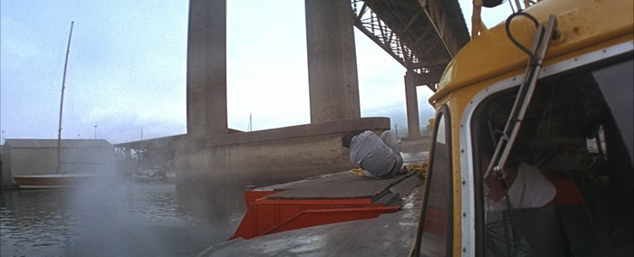 тут он повредил ногу, прыгнув с моста на катер, увезли на скорой