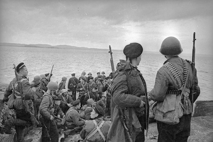      .   1943    ,   , 