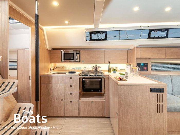      .  -     .    ,    .      -   .