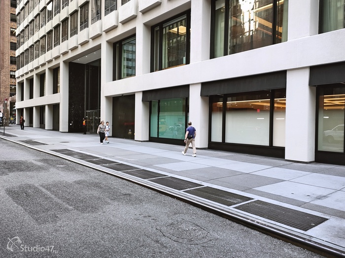  Lexington Ave  52nd St  -