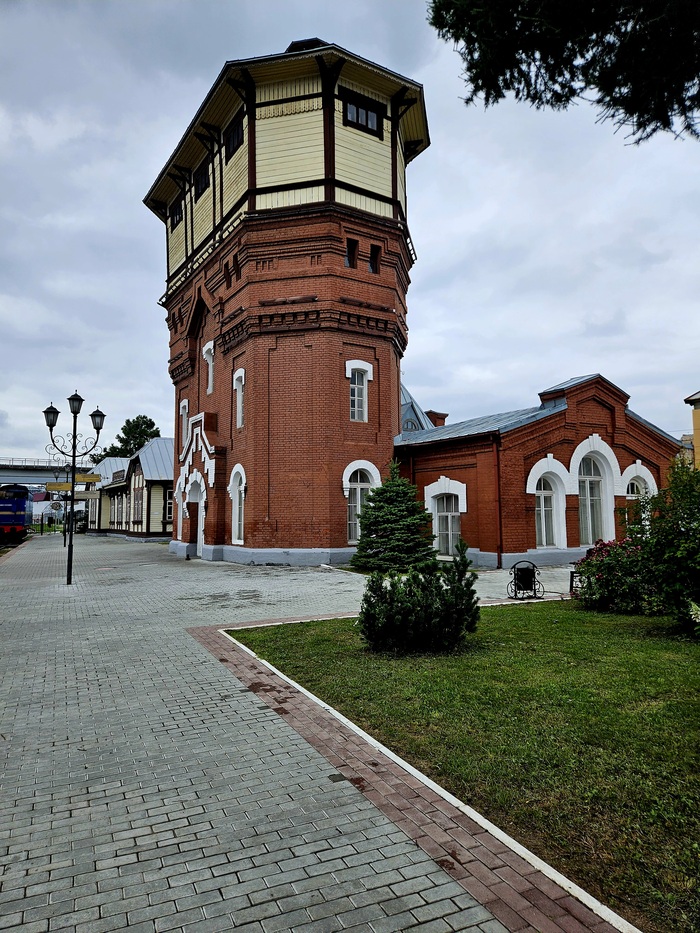 Водонапорная башня снаружи